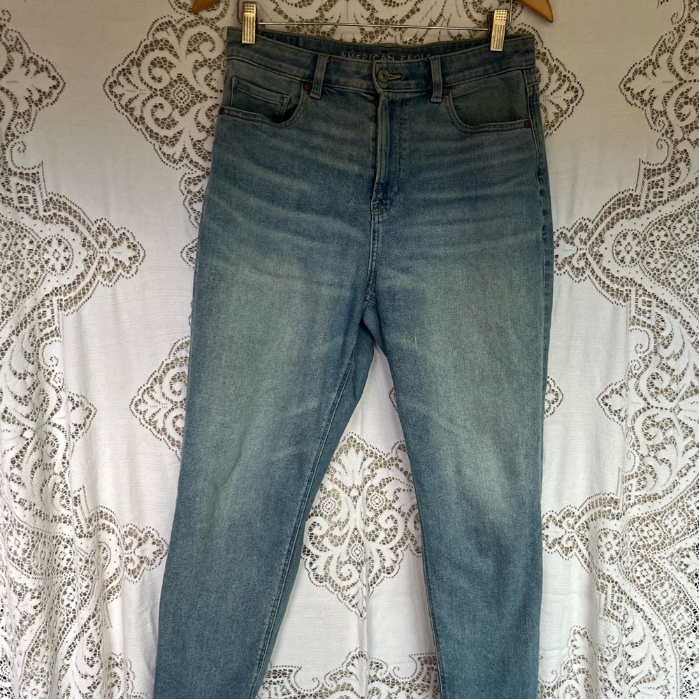 AE MOM JEANS